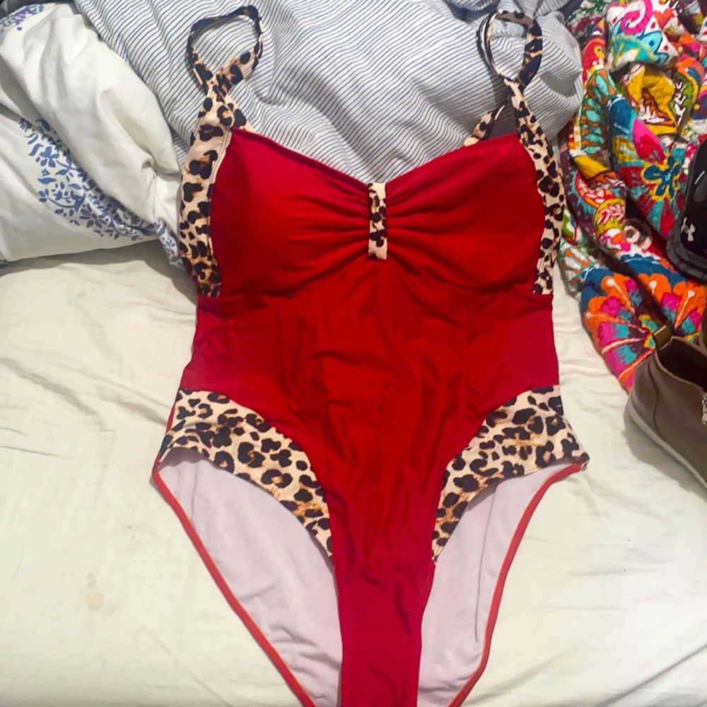 Cute one piece swimsuit!